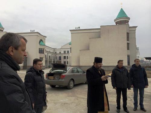 Київ: Патріарх Святослав поблагословив волонтерів та капеланів,які повезли необхідні речі в зону АТО